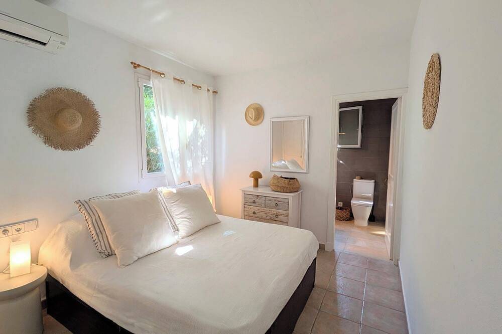 Casa menorquina con piscina privada, vistas al mar a 10 minutos de la playa in Cala en Porter, Costa de Menorca