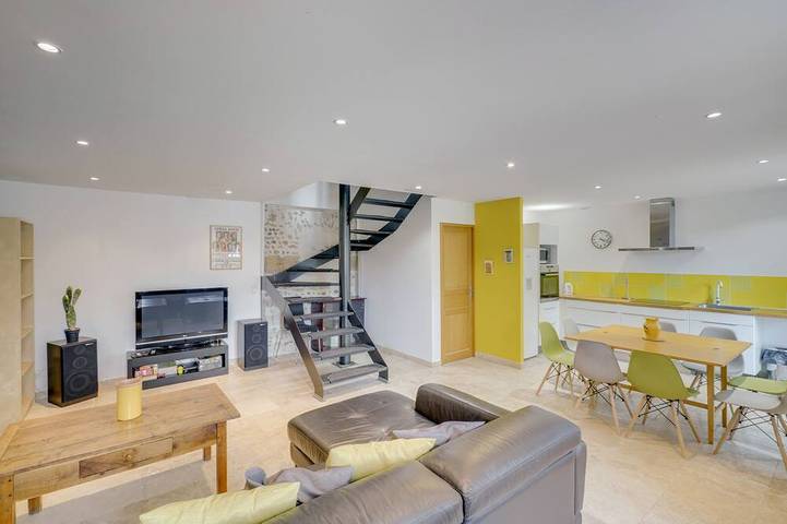 Gîte pour 8 personnes, avec jardin à Jonquerettes - 2