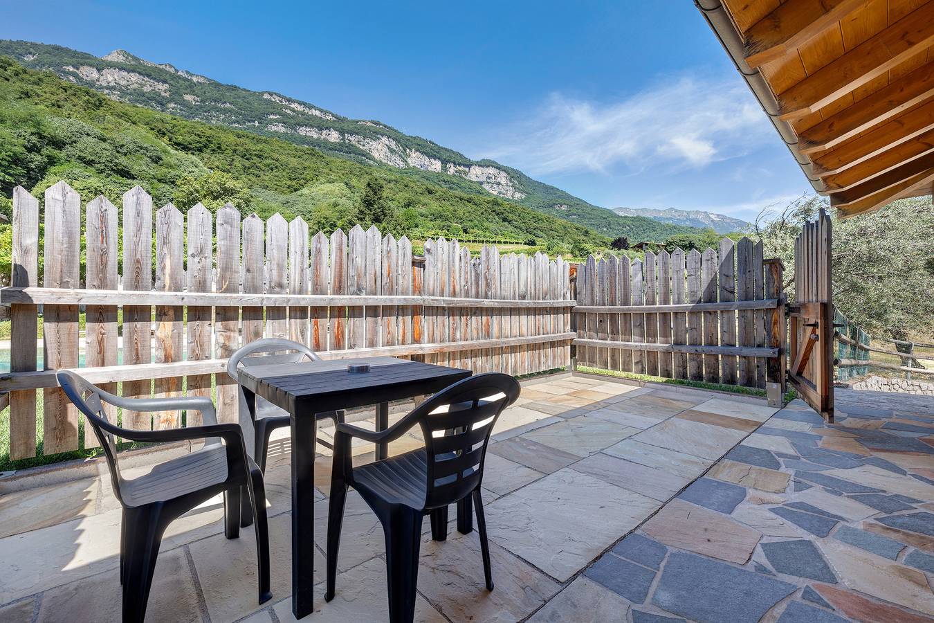 Habitación 'Fiorini Dependance' con vistas a la montaña, Wi-Fi y aire acondicionado in Isera, Montañas Garda