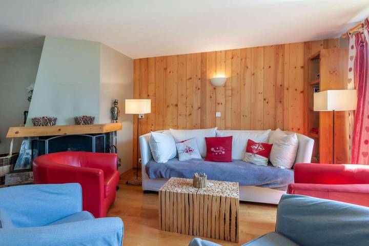 Ganze Ferienwohnung, Ploche 6 Beautiful duplex sleeps 10 in the centre of Morzine in Morzine, Les Portes du Soleil