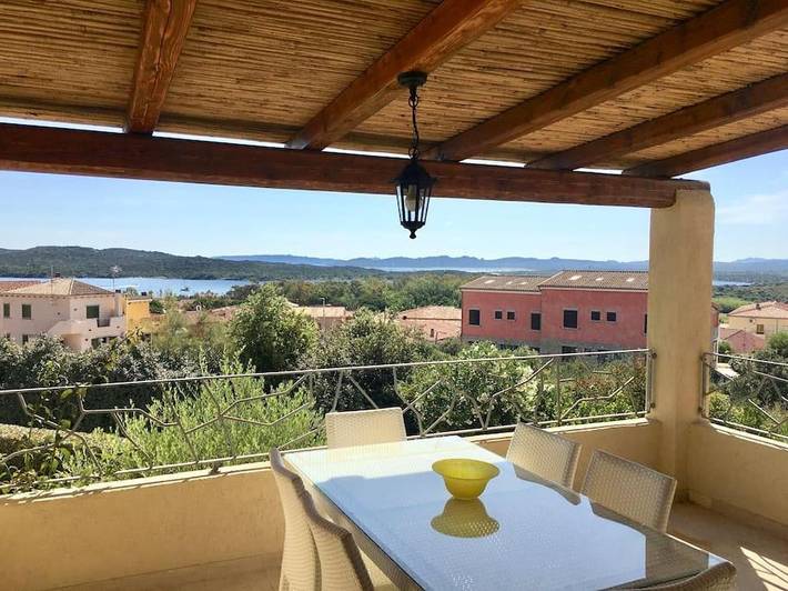 Appartement de vacances pour 6 personnes, avec piscine ainsi que vue et terrasse, animaux acceptés