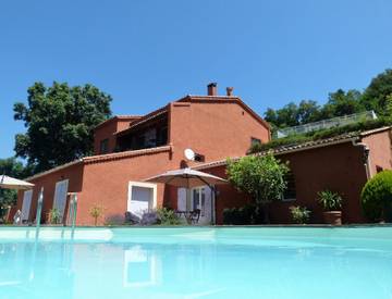 Cottage pour 2 personnes, avec terrasse et jardin à Les Adrets-de-l'Estérel
