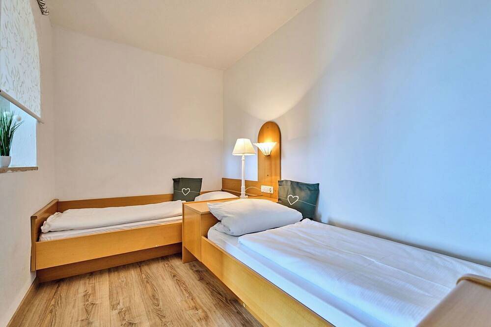 Ganze Wohnung, Schöne Wohnung für 4 Leute mit Whirlpool,  W-Lan, Pool, Tv und Terrasse in Kollnburg, Ostbayern