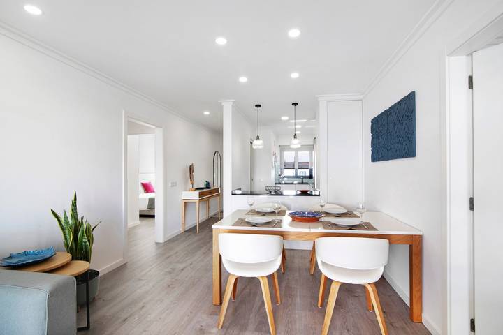 Apartamento inteiro, Apartamento 'Marés Salgadas' com Varanda, Wi-Fi e Ar Condicionado in Altura, Distrito de Faro