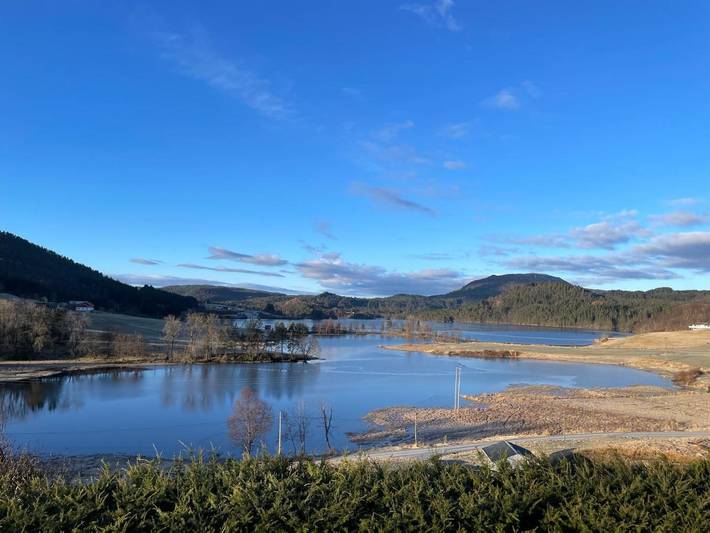 Ferienhaus für 9 Personen, mit Seeblick und Garten sowie Ausblick - 1