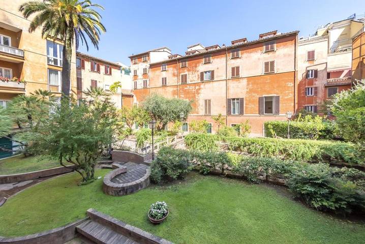 B&b per 2 persone, con giardino in Fontana di Trevi