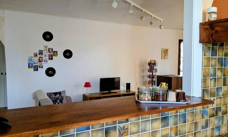 Location de vacances pour 5 personnes, avec vue ainsi que terrasse et jardin à Caumont-sur-Durance - 2