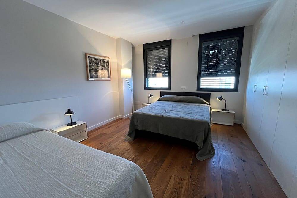 Apartamento entero, Apartamento con vistas al mar y piscina infinita, ideal para familias in Mataró, Costa del Maresme