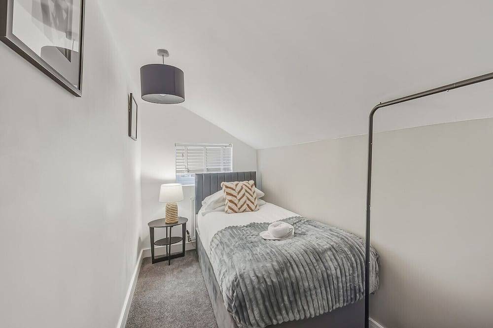 Contemporary House • Near the High Street • Free Parking • Fast Wifi  • Smart Tv  • Yoko Property in Milton Keynes, Südostengland