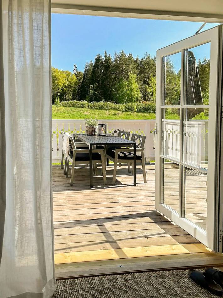 Historisk mormorsstuga i naturen på Rangsta Gård in Nynäshamn