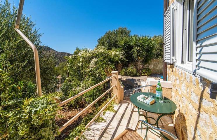 Villa pour 2 personnes, avec terrasse ainsi que piscine et jardin à Ithaque - 3
