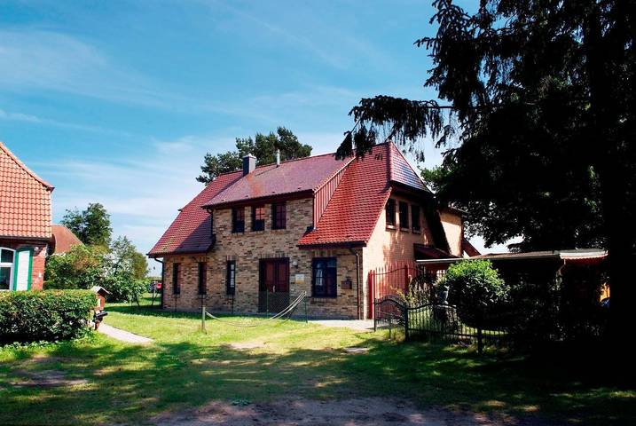 Ferienwohnung für 4 Personen, mit Terrasse und Garten in Born a. Darß