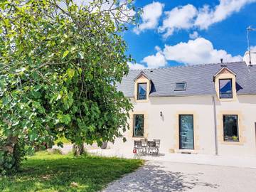 Gîte pour 5 personnes, avec terrasse et jardin à Plonéour-Lanvern