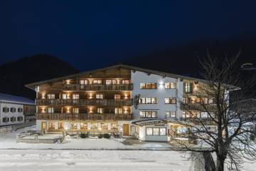 Ferienhaus für 3 Personen, mit Balkon und Sauna sowie Whirlpool, kinderfreundlich in Tirol