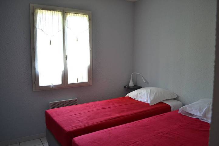 Location de vacances pour 8 personnes, avec terrasse et jardin, animaux acceptés à Saint-Privat-des-Vieux - 4