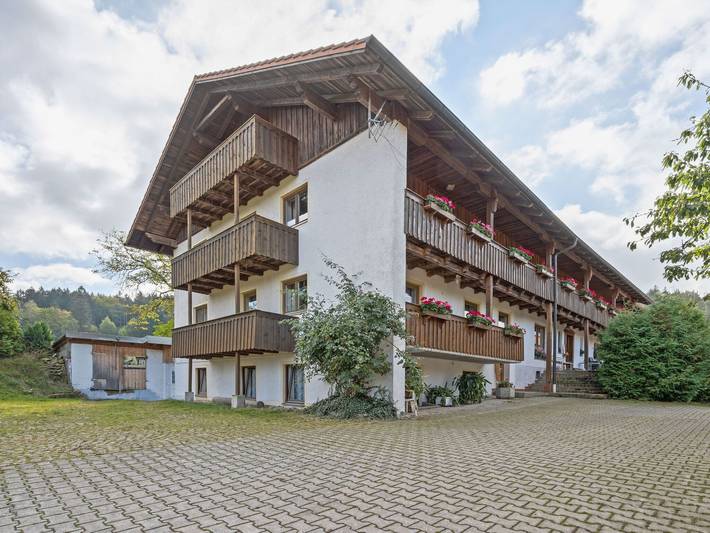 Ferienhaus für 5 Personen, mit Balkon und Garten sowie Pool