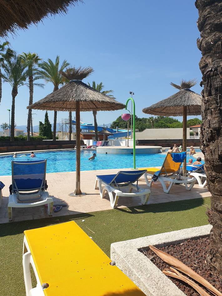 Bungalow pour 6 personnes, avec piscine et balcon à Saint-Cyprien