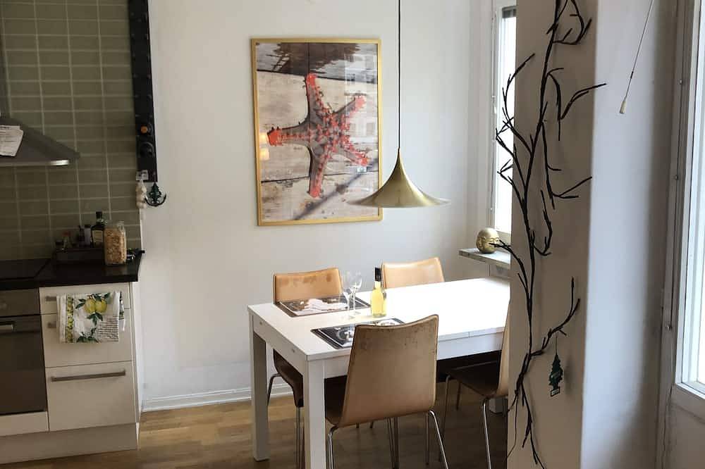 Entire apartment, In the heart of Stockholm in Norrmalms stadsdelsområde, Stockholm