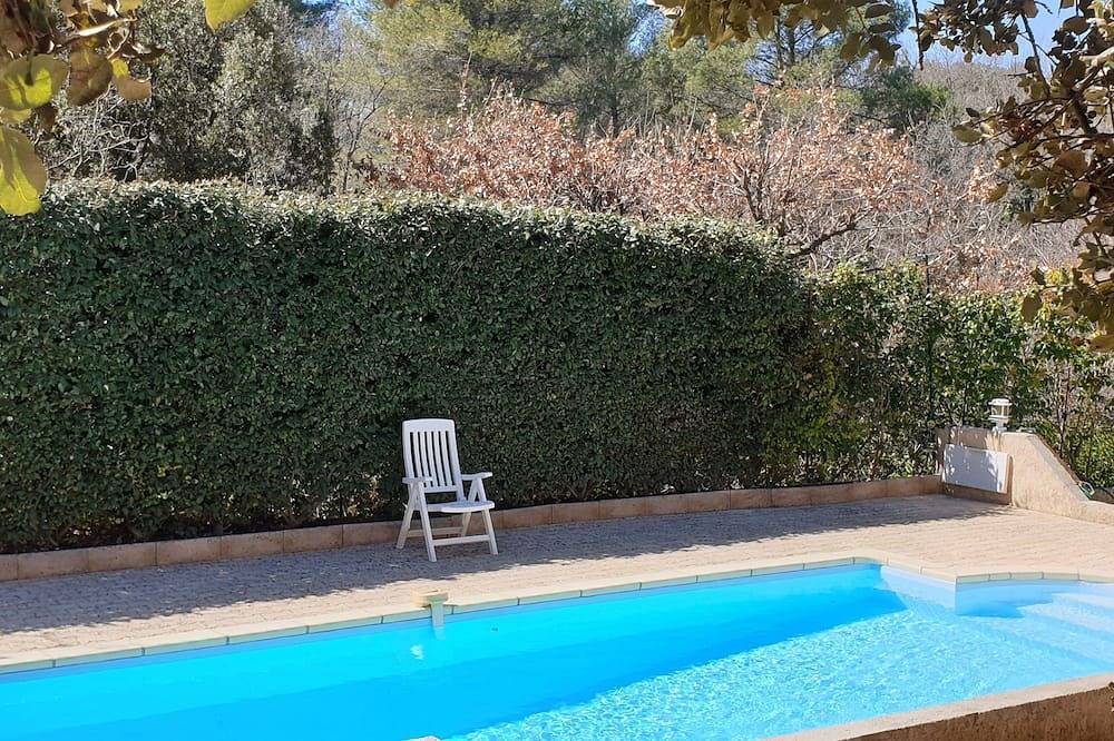 House with swimming pool near Aix en Provence. in Meyrargues, Region de Aix-en-Provence