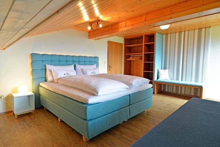 Ferienwohnung für 3 Personen, mit Terrasse und Garten sowie Sauna und Ausblick