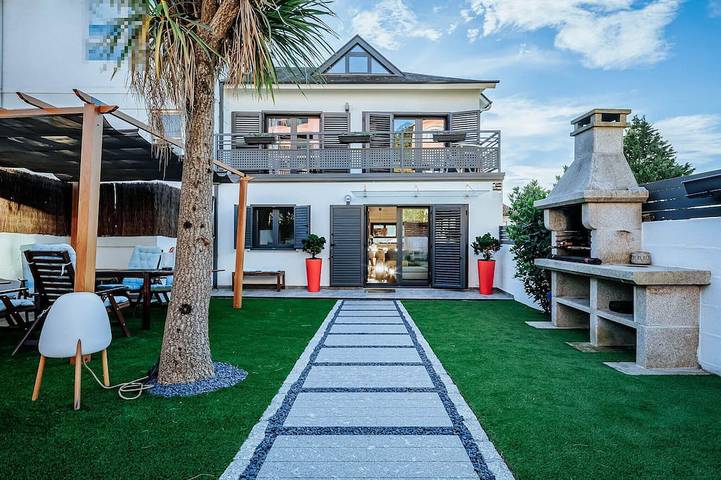 Chalet für 16 Personen, mit Pool und Garten sowie Balkon - 1