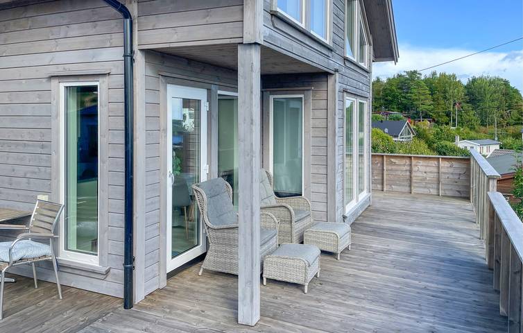Ferienhaus für 6 Personen, mit Terrasse und Garten in Arendal - 2