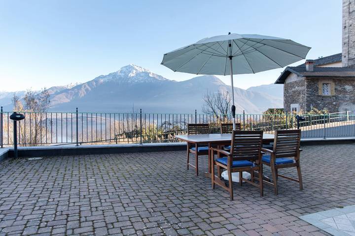 Studio für 4 Personen, mit Seeblick am Comer See