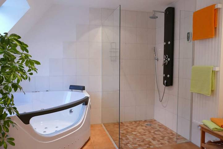 Ferienwohnung für 2 Personen, mit Terrasse und Sauna sowie Garten und Whirlpool - 1