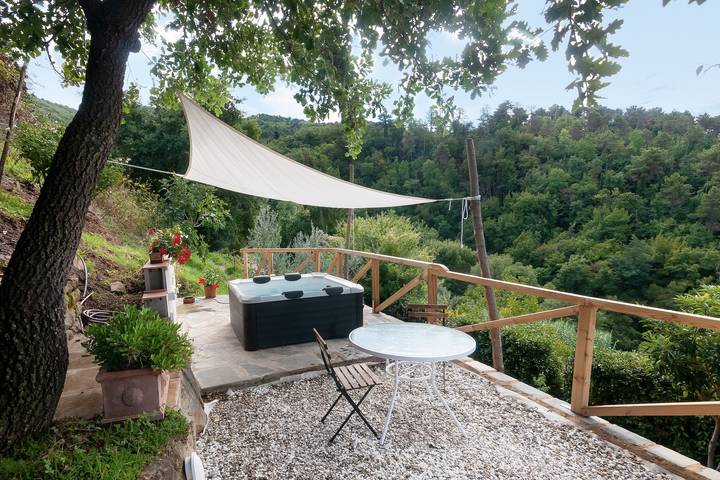 Appartamento per 5 persone, con Idromassaggio e Giardino a Greve In Chianti