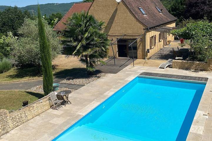 Location de vacances pour 8 personnes, avec jacuzzi et balcon, animaux acceptés à Le Roc