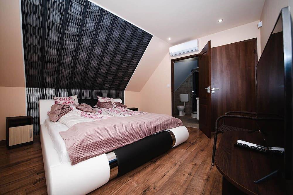 Ganze Wohnung, 3 bedrooms with separate bathrooms, Wellness area with Solarium and Jacuzzi in Királd, Borsod-Abaúj-Zemplén megye