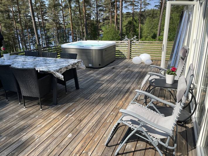 Hus för 4 Personer med sjöutsikt in Hultsfred