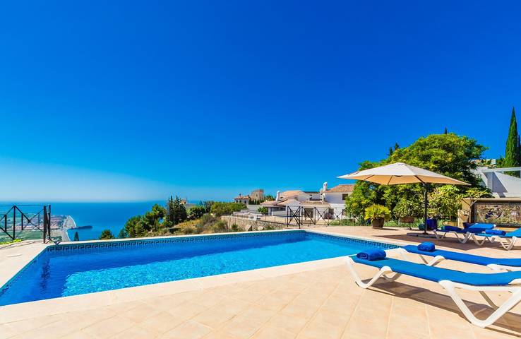 Villa 'Aura' mit Meerblick, WLAN und Klimaanlage in Salobreña, Costa Tropical