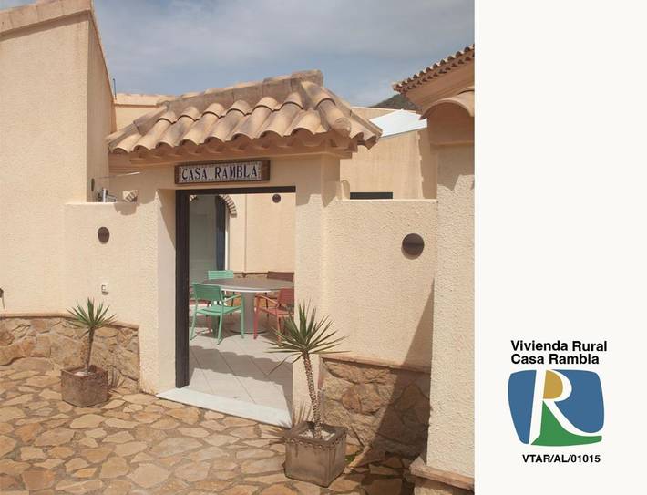 Casa rural para 8 personas, con Balcón y Terraza además de Jardín y Piscina en Lubrín - 2