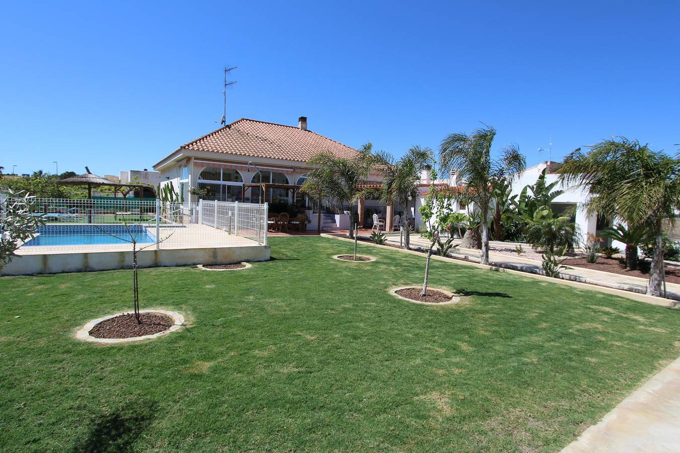 Casa Perla,Ideal house for your holidays near the sea, free wifi, air conditioning option, private pool, pets allowed, dog’s beach in Riumar, Delta de l'Ebre