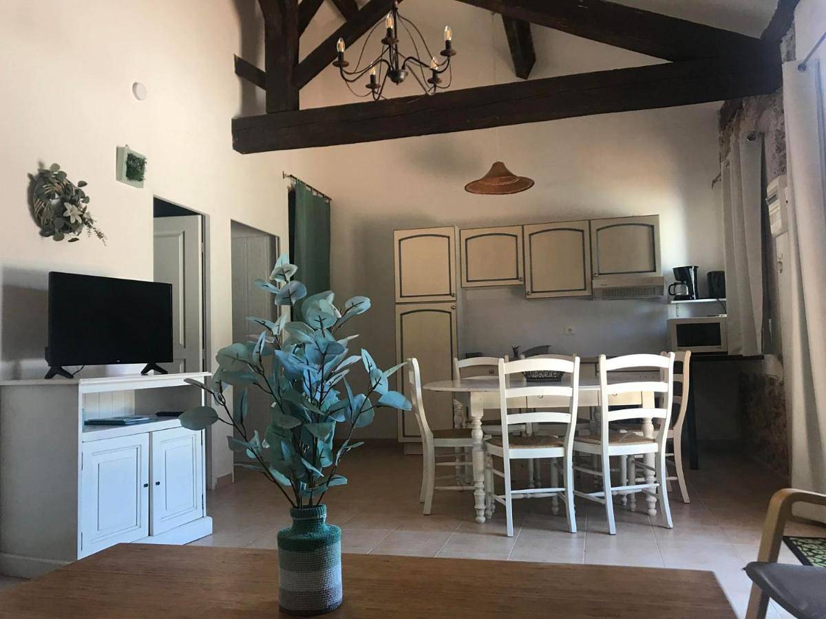 Appartement entier, O’gîtes des colombes in Colombiers, Côte méditerranéenne (France)
