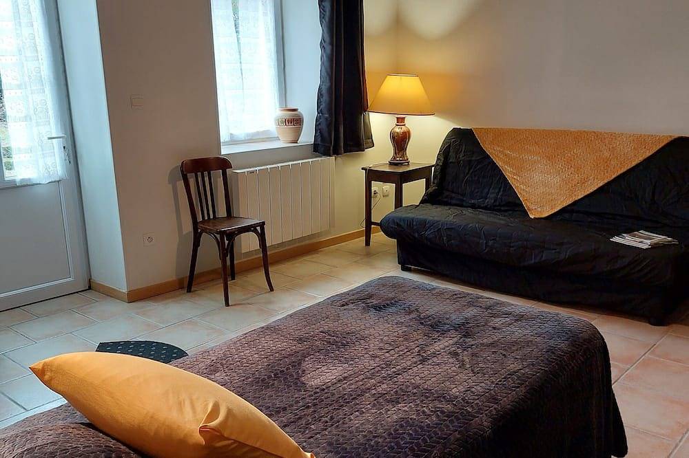 Au coeur de la nature petit gite d' etape de 2 à 6 personnes in Dissay-sous-Courcillon, Vallée de la Loire