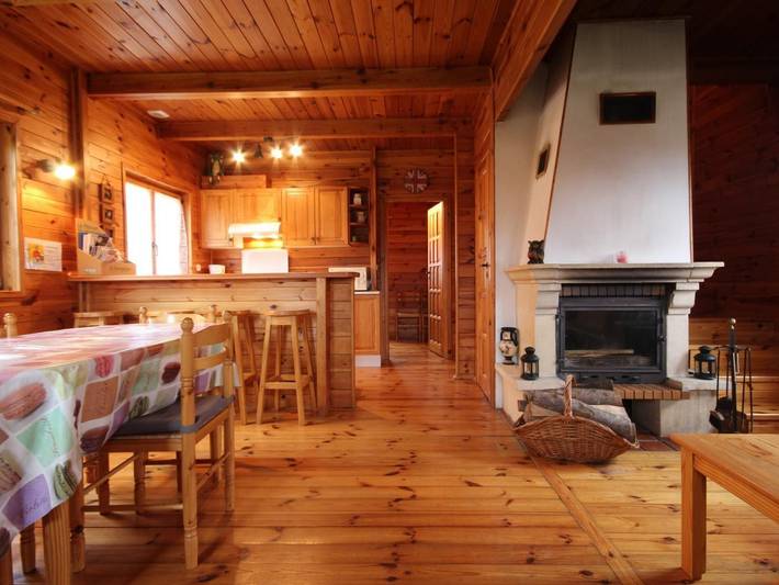 Chalet mit Teich, Kamin, Parkplatz, Haustiere erlaubt in Gouloux, Naturpark Morvan