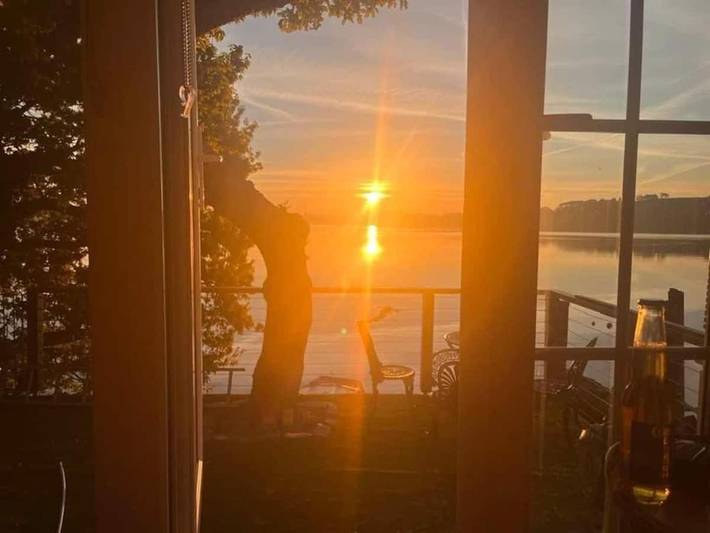 Ferienhaus für 2 Personen, mit Balkon und Whirlpool sowie Terrasse und Garten
