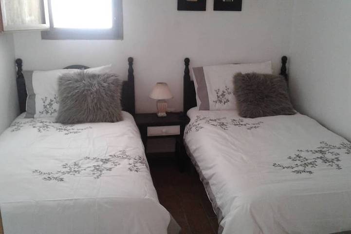 Apartamento entero, Apartamento junto a la piscina con una gran terraza privada de lujo in Fuente del Conde, Iznájar