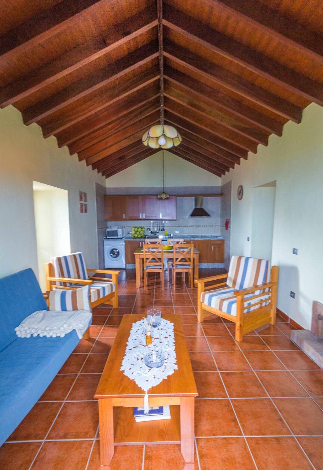 Apartamento El Peral en 'Casa Rural Los Perales' con vistas al mar, terraza compartida y Wi-Fi in El Mocanal, Valverde
