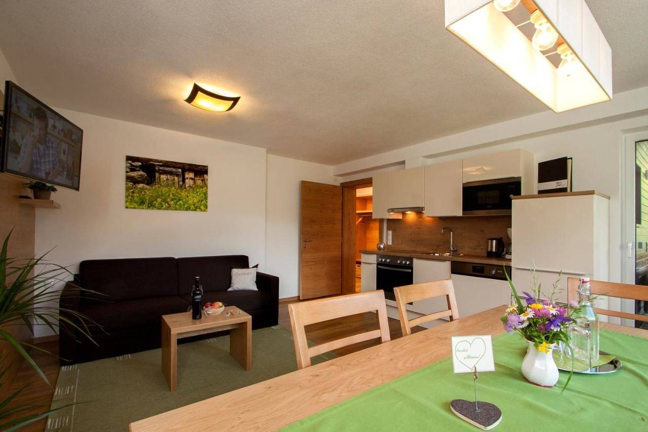 Ganze Wohnung, Two-Bedroom Apartment with Balcony in Kaunergrat, Zams