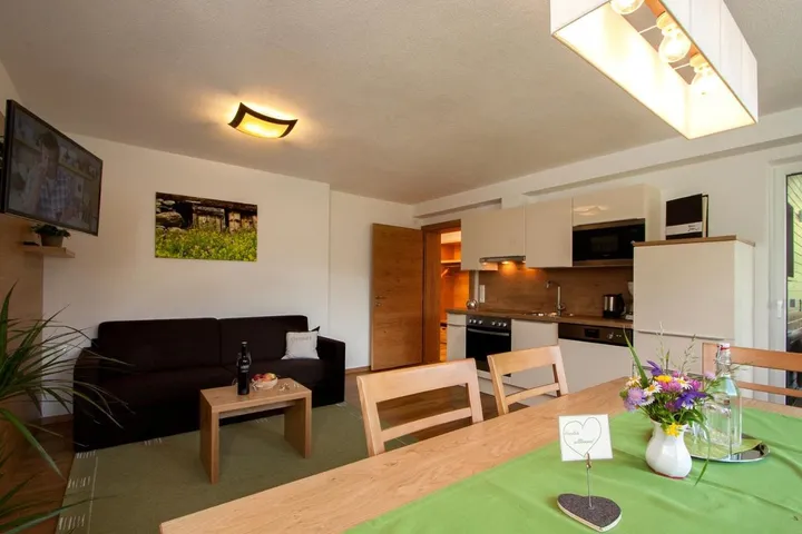 Ferienwohnung für 8 Personen, mit Garten und Ausblick - 1