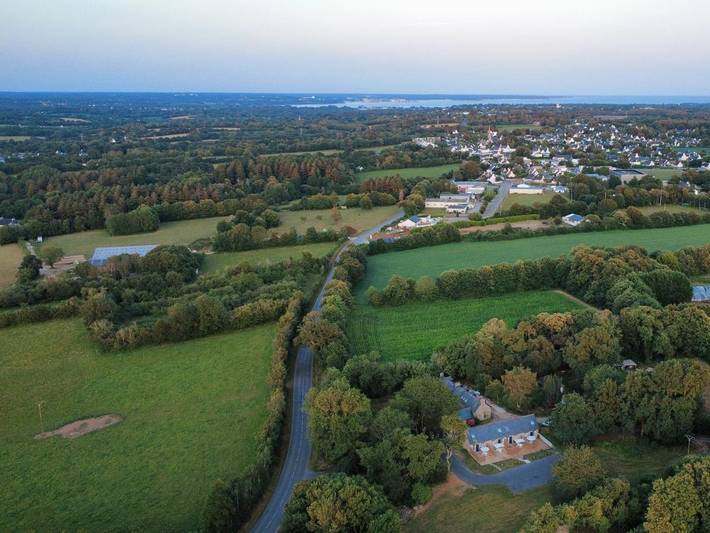 Location de vacances pour 4 personnes, avec Terrasse et Jardin à Pleuven