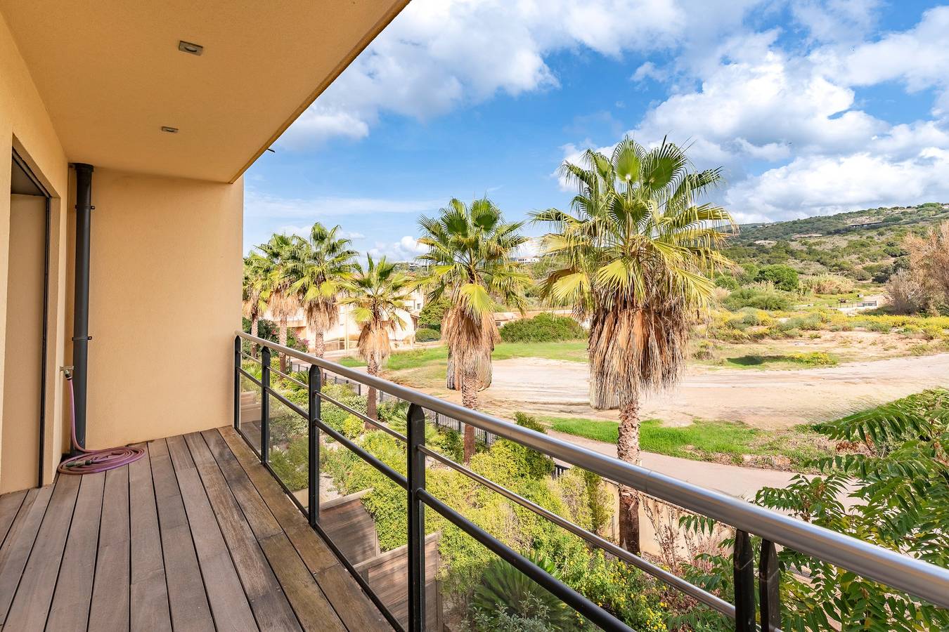 Ganze Wohnung, Ferienwohnung für 6 Personen mit Terrasse in Albitreccia, Ajaccio und Umgebung