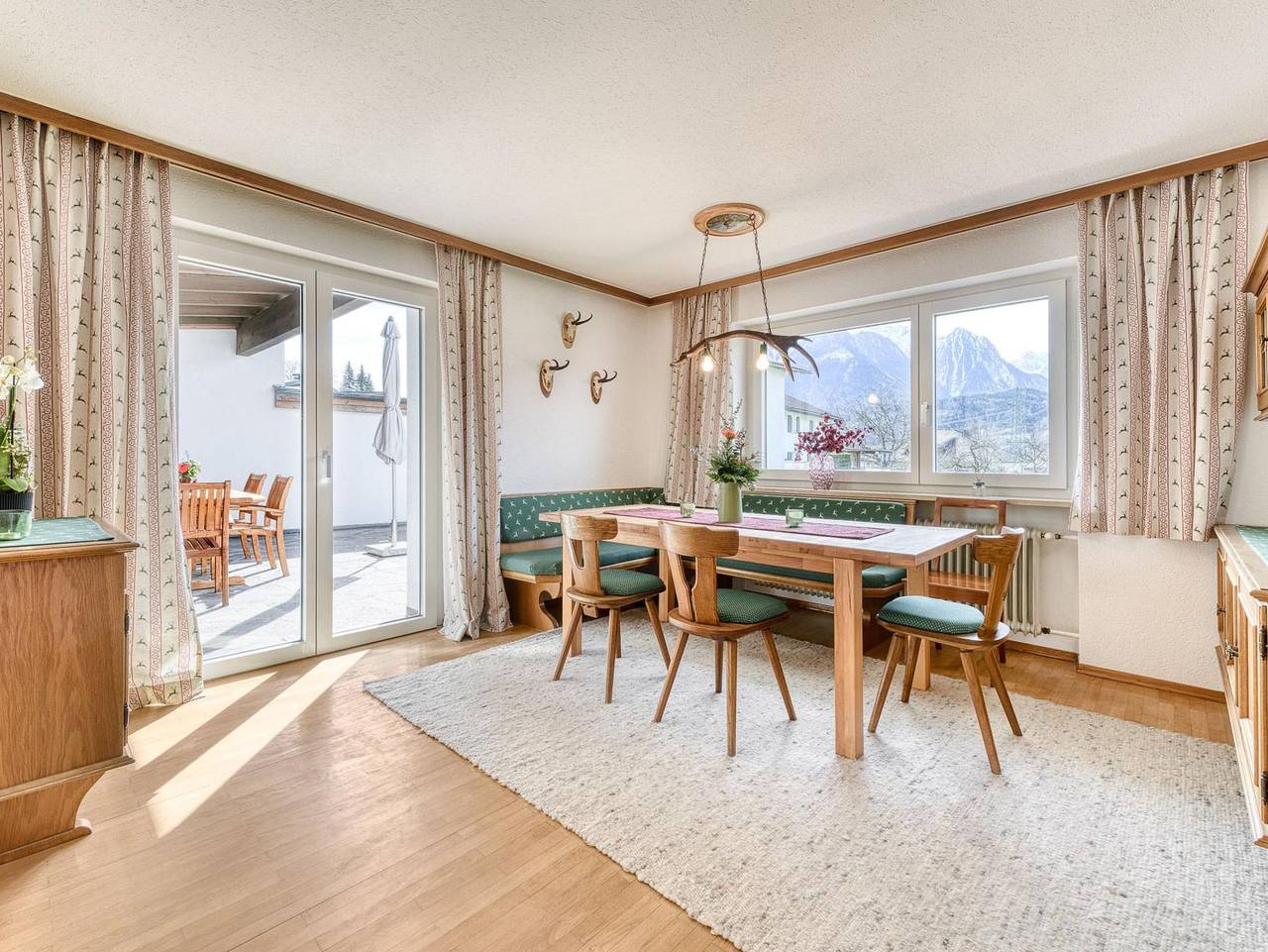 Ferienhaus Walter by A-Appartments - Ferienhaus, Dusche und Badewanne, Terrasse in Nüziders, Lechquellengebirge