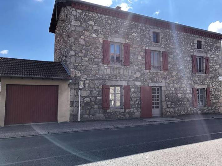 Location de vacances pour 13 personnes, avec terrasse à Saint-Anthème - 4