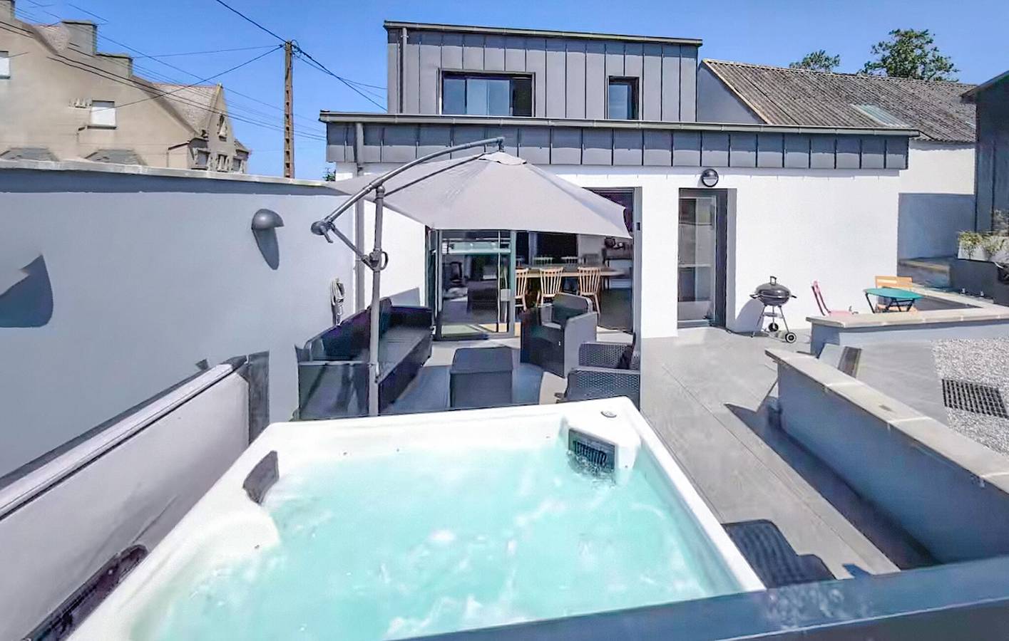 Acogedor apartamento con jardín, WiFi, TV y aparcamiento cerca de Plage de Kervaliou in Cléder, Ceinture Dorée