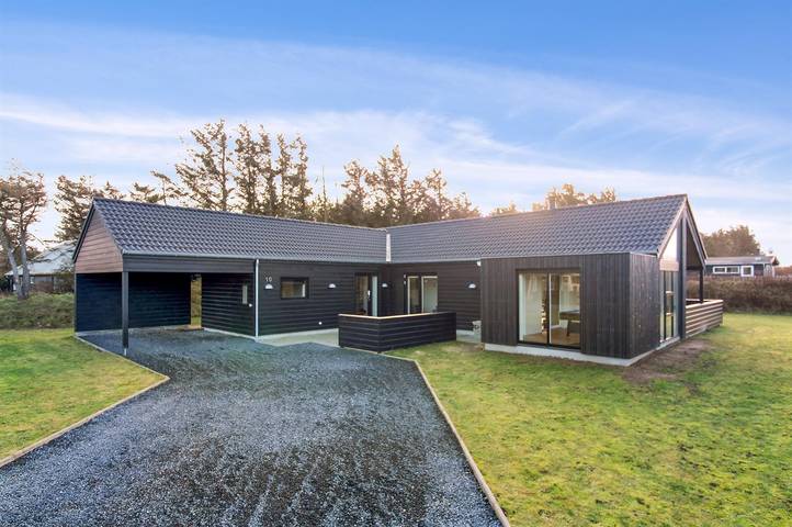 Ferienhaus für 8 Personen, mit Sauna und Terrasse sowie Whirlpool in Løkken