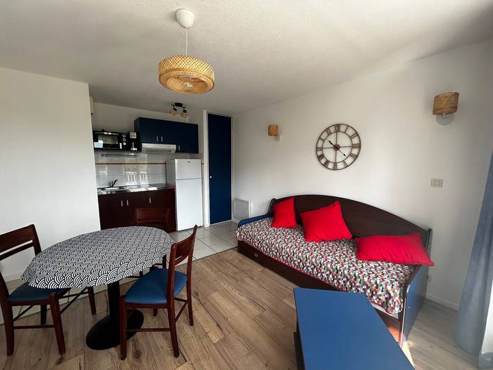 Ganze Wohnung, Charmantes T2 mit Wifi, 200m von den Thermen entfernt in La Roche-Posay, Vienne